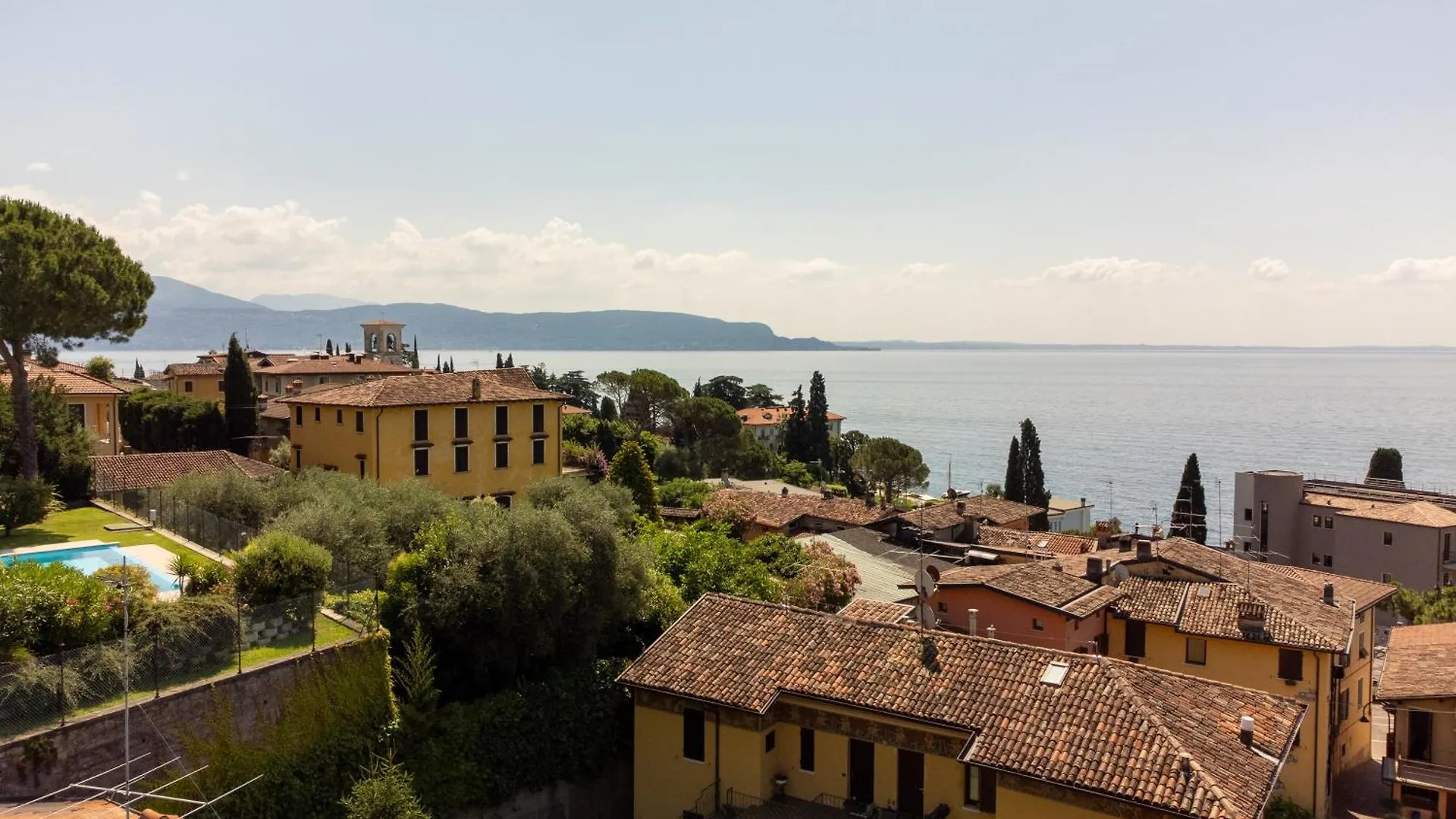 Lago Di Garda A 200 Metri La Casa Di Anna Gardone Riviera 0*,  Italia