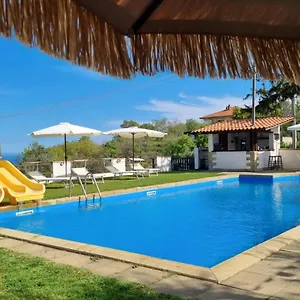 https://villa-immersa-nel-verde-dell-etna.sicilyhotelsitaly.net
